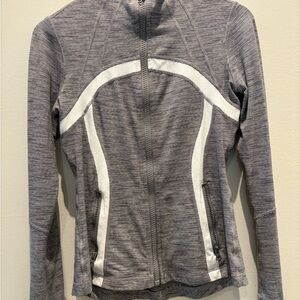Lululemon define Heathered Gray and White Jacket-size 6 GREAT CONDITION!!